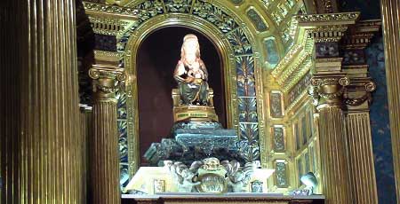 interior basilica de begoña